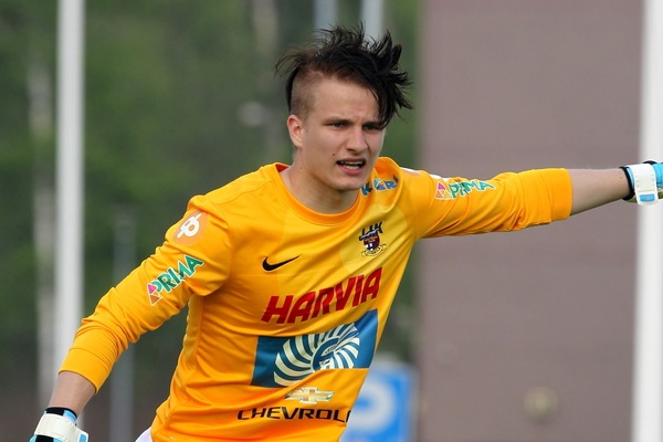 Viime kaudellakin liigaa pelannut maalivahti SJK:hon – myös kolme kasvattia sopimukseen!