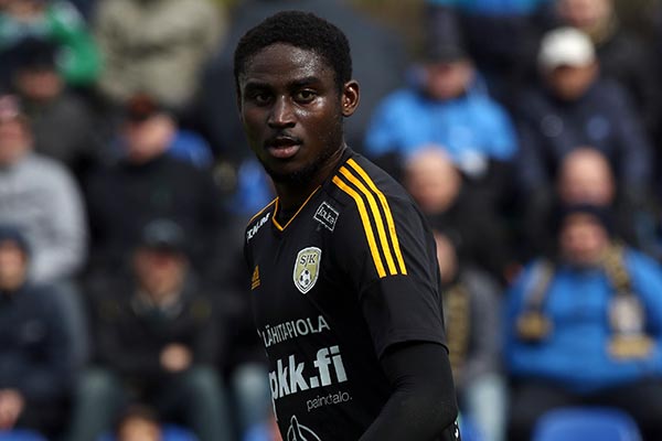 Jani Honkavaara saa vanhan suojattinsa SJK:hon – ”Suomen kenttien paras kohdepelaaja”