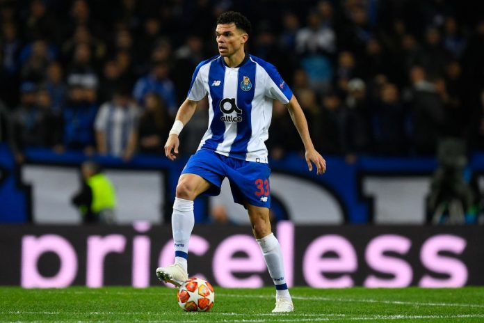 FC Porto v AS Roma - UEFA Champions League Round of 16: Second Leg