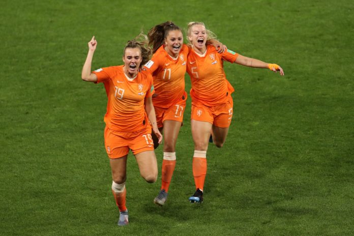 Netherlands v Japan: Round Of 16 - 2019 FIFA Women's World Cup France