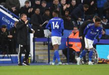 Valioliigapelaaja teki härskin tempun – manageri vaihtoi pois kentältä, mutta kiisti tapahtumien yhteyden