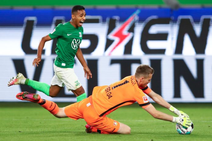 VfL Wolfsburg v Bayer 04 Leverkusen - Bundesliga